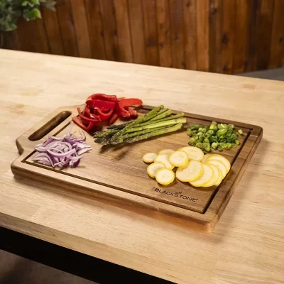5636_12x18CuttingBoard_InUse_01.jpg