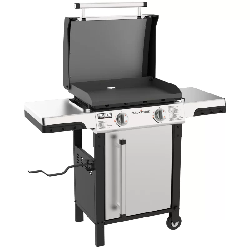 Gril omnivore de 22 pouces de la série Pro de Blackstone avec hotte, deux tablettes latérales et armoire de rangement pour le propane