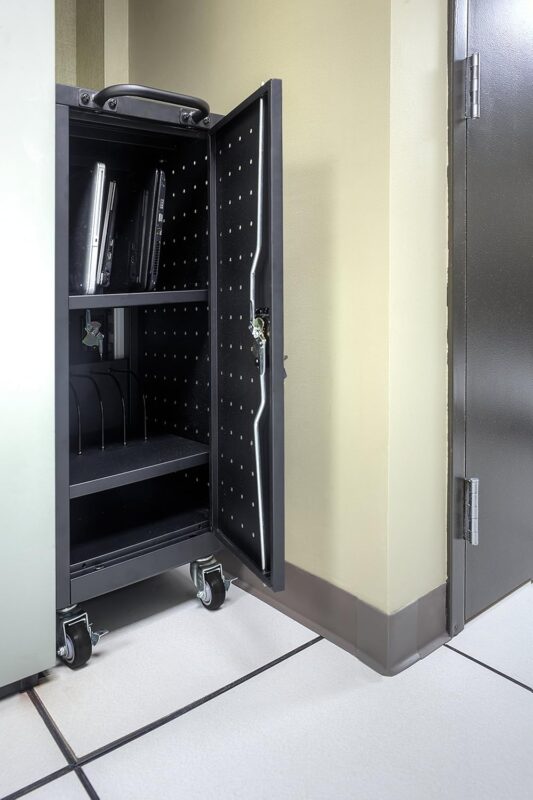 Luxor 12 Device Charging Cabinet Cart for up to 16inch Screens3