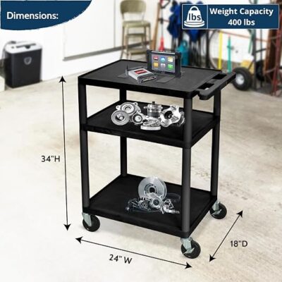 Chariot utilitaire Luxor à 3 étagères en plastique avec étagères plates, 3 prises et cordon de 15 pieds – Capacité de poids de 136 kg – Noir Chariot utilitaire Luxor à 3 étagères en plastique avec étagères plates, 3 prises et cordon de 15 pieds – Capacité de poids de 136 kg – Noir