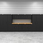 Ensemble de rangement d'atelier CAT avec 4 casiers, 3 armoires murales, 2 armoires basses, 1 armoire à outils et un plan de travail de 84 pouces