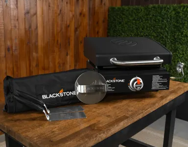 Blackstone 17inch Omnivore Tabletop Griddle with Carrying Bag and Toolkit2