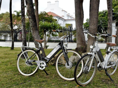 Benelli Classica Electric City Bike with 250W Motor and Elegant Design - Black