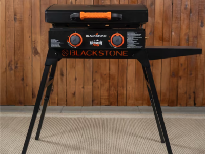 Blackstone Adventure Ready Series 22inch Griddle with Stand2.webp