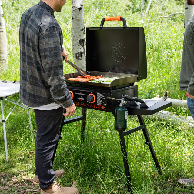 Blackstone Adventure Ready Series 22inch Griddle with Stand4.webp Blackstone Adventure Ready Series 22inch Griddle with Stand4.webp