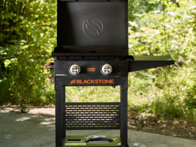 Blackstone On the Go Series 22inch Griddle with Hood1.webp