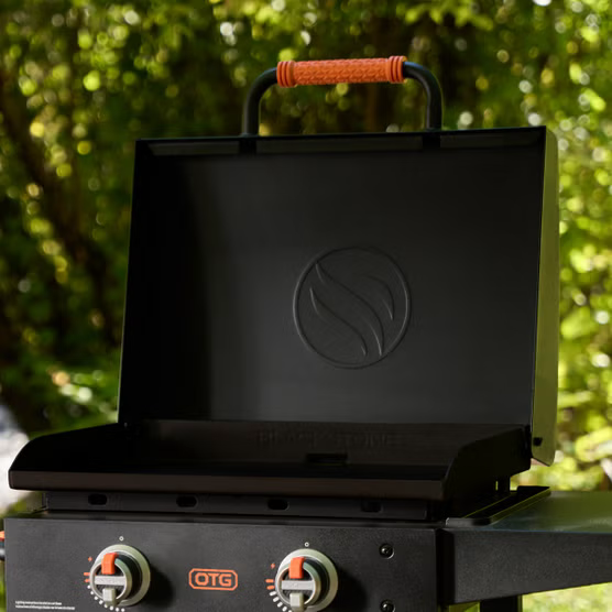 Blackstone On the Go Series 22inch Griddle with Hood2.webp